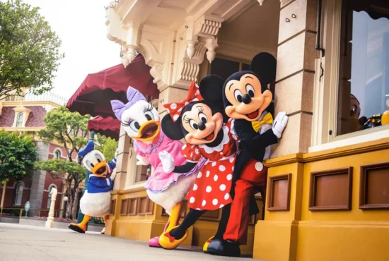 Meet-and-Greet-with-Disney-Friends-1